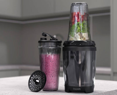 Blender vs. Shaker Bottle: Which One Is Right for You?
